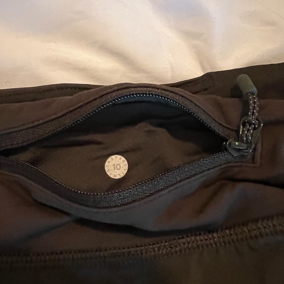 Lululemon Speed Up Shorts - Picture 2 of 2